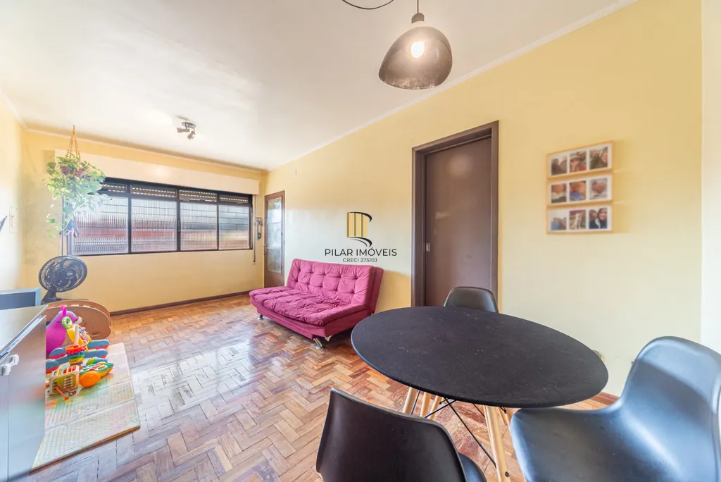 Casa 4 dormitórios no bairro Sarandi