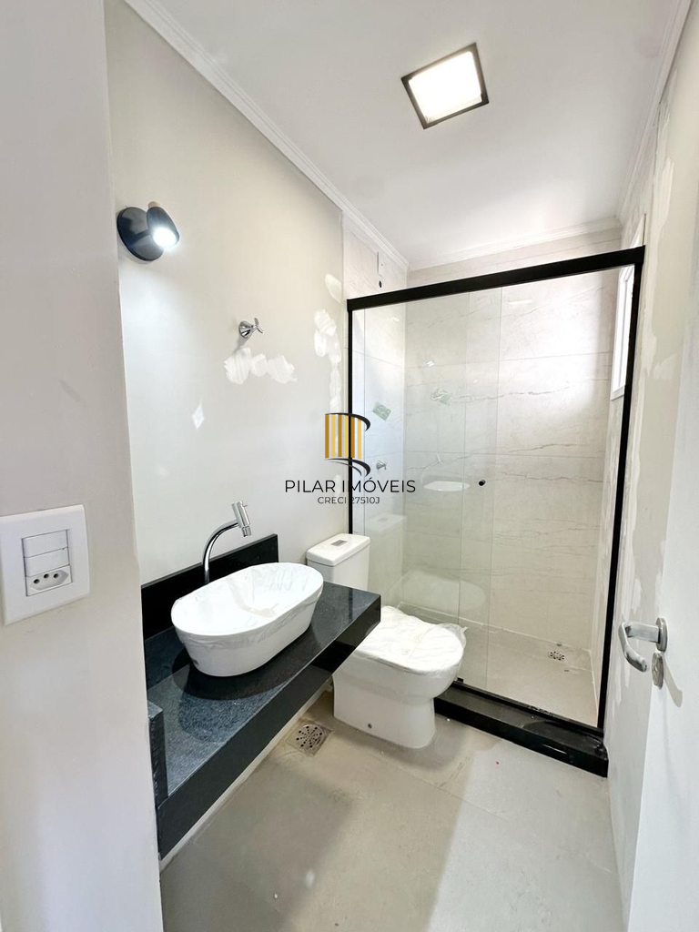 Casa 3 dormitórios no bairro Hípica