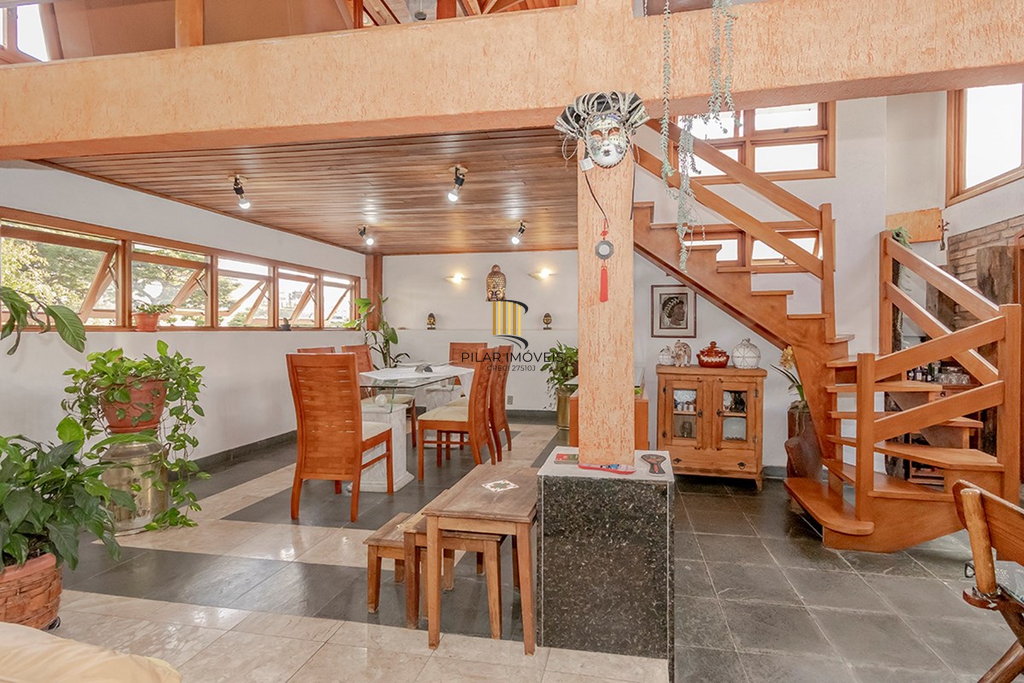 Casa 4 dormitórios no bairro Passo da Areia