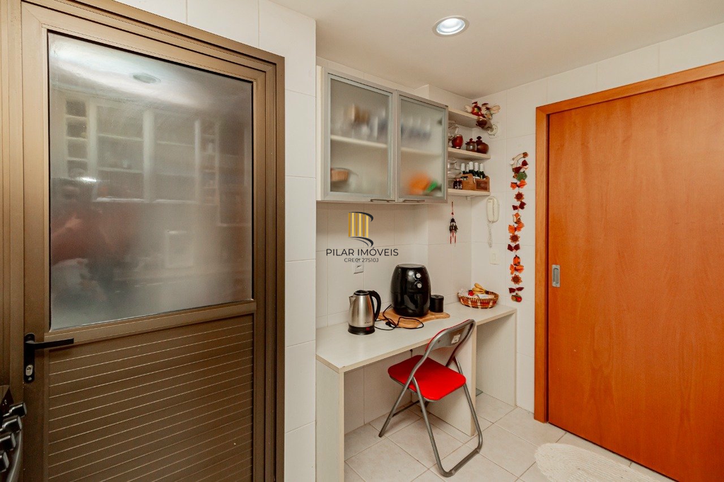 Apartamento 3 dormitórios no bairro Menino Deus