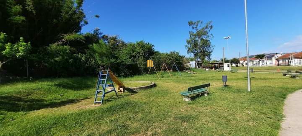 Casa 3 dormitórios no bairro Hípica
