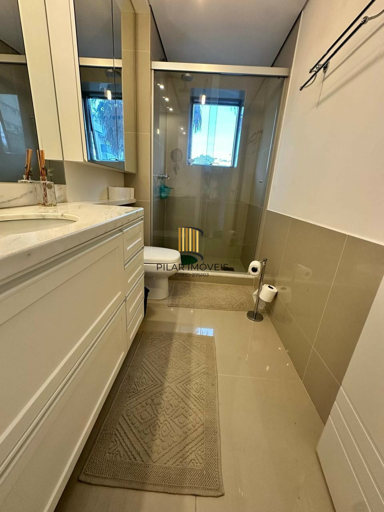 Apartamento 3 dormitórios no bairro Menino Deus