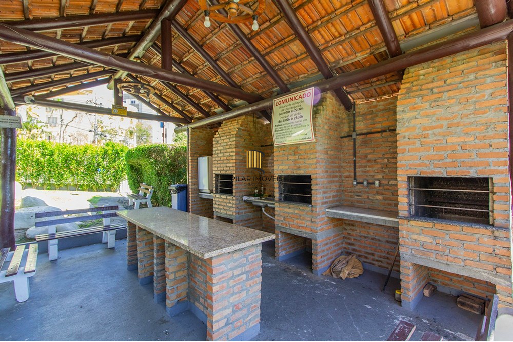 Apartamento 2 dormitórios no bairro Vila Ipiranga