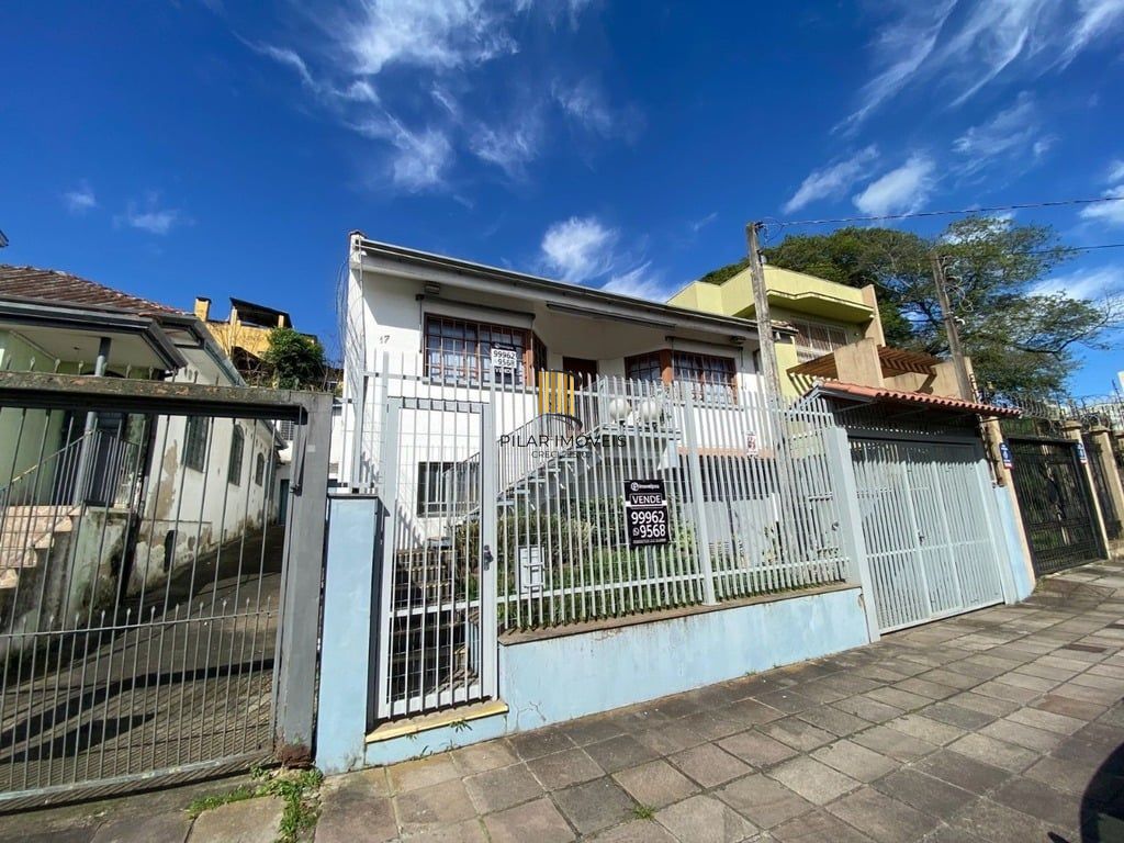 Casa 3 dormitórios no bairro Passo da Areia