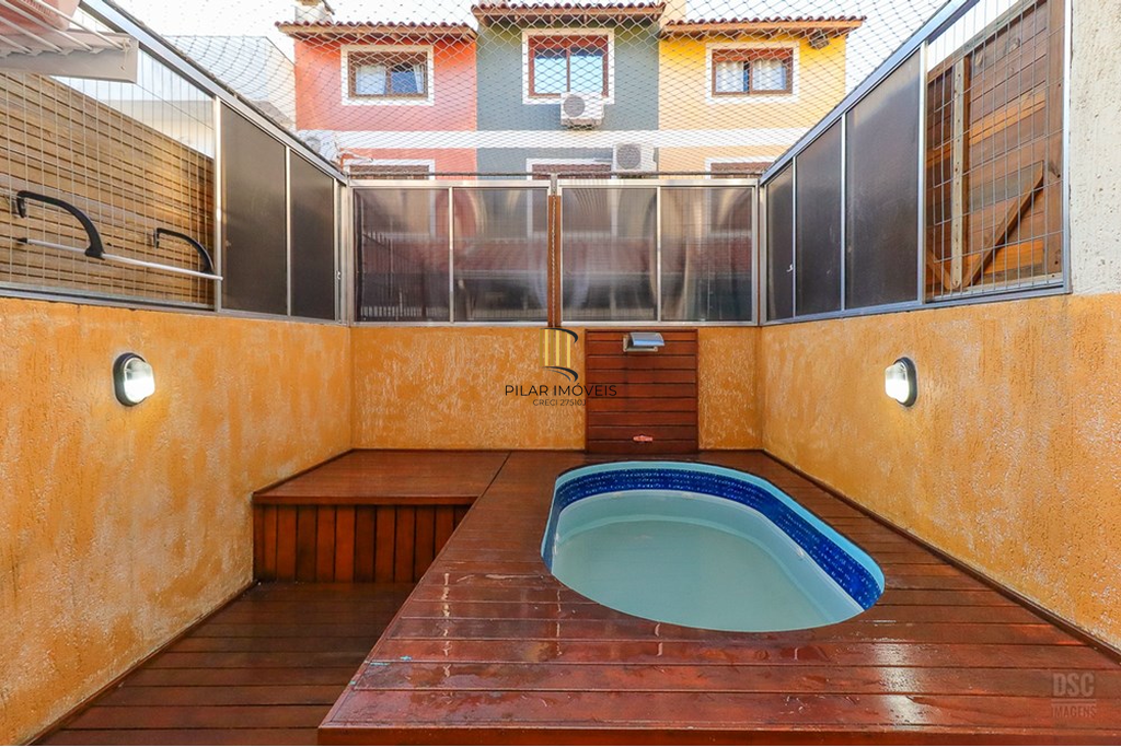 Casa 2 dormitórios no bairro Hípica