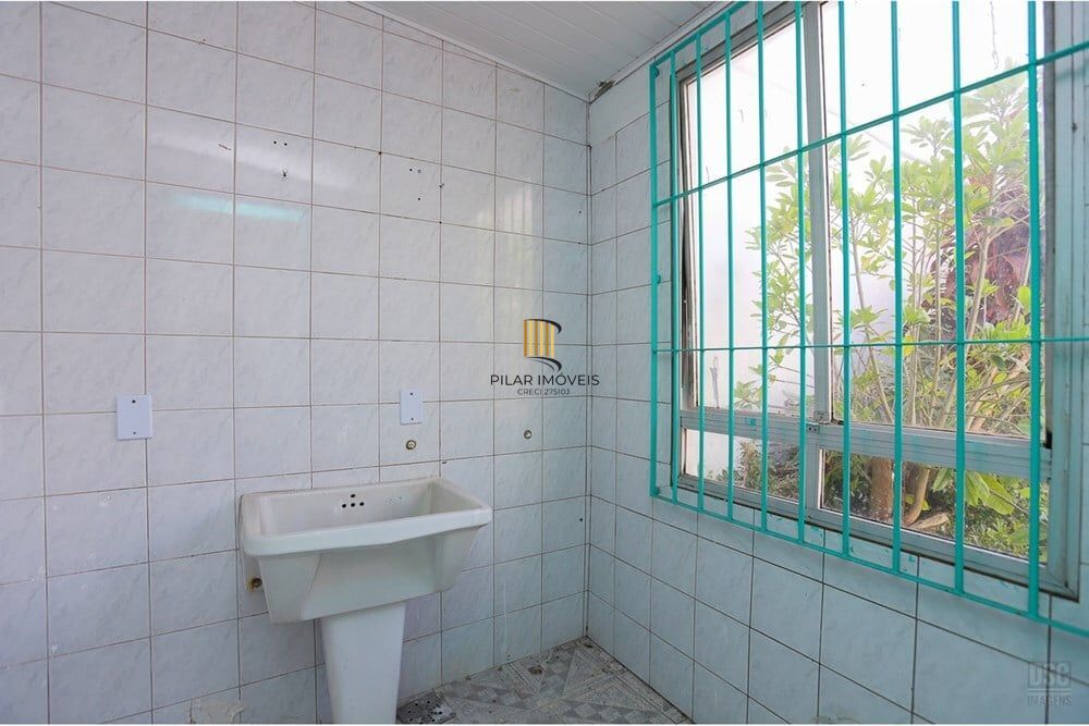 Casa 5 dormitórios no bairro Santana