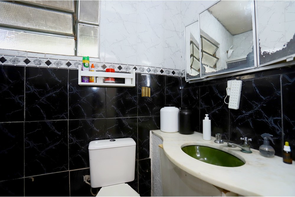Casa 6 dormitórios no bairro Lomba do Pinheiro
