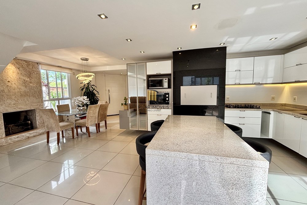 Casa 3 dormitórios no bairro Moinhos de Vento