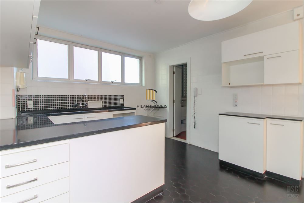 Apartamento 4 dormitórios no bairro Centro Histórico