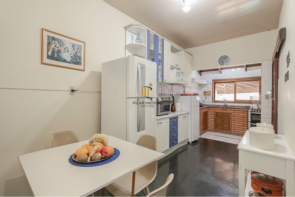 Casa 4 dormitórios no bairro Passo da Areia