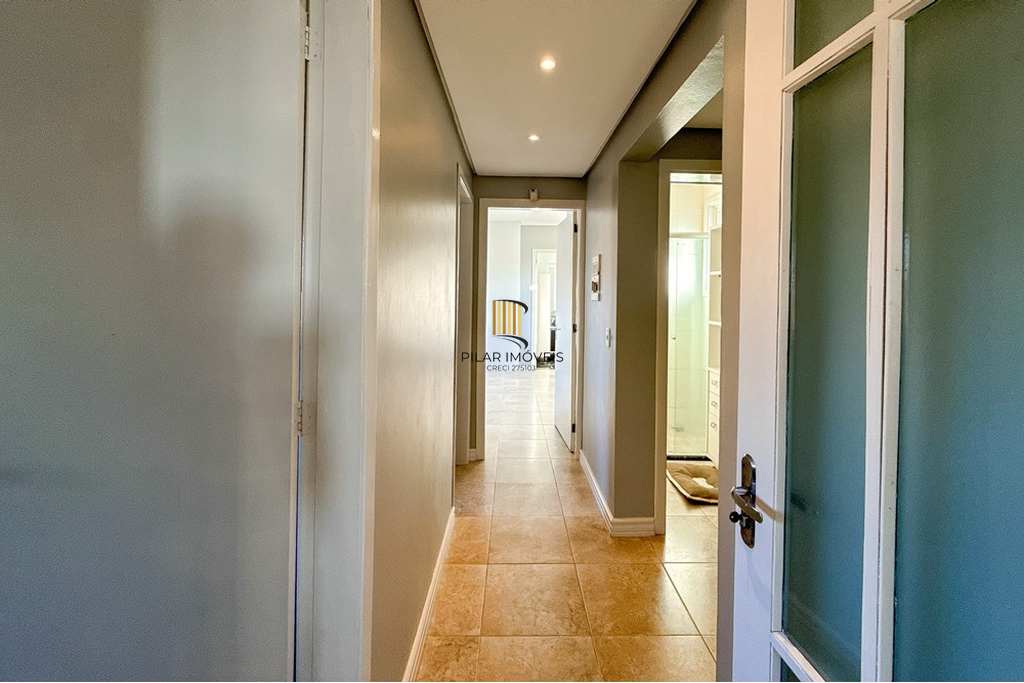 Casa 5 dormitórios no bairro Dihel