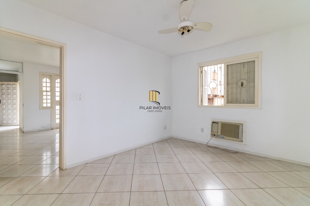 Casa 5 dormitórios no bairro Petrópolis