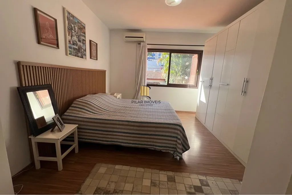 Casa 4 dormitórios no bairro Petrópolis