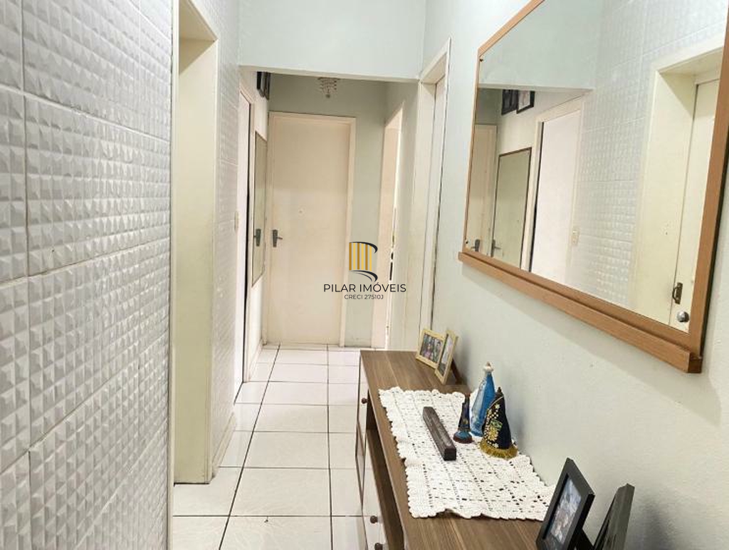 Casa 5 dormitórios no bairro Camaquã