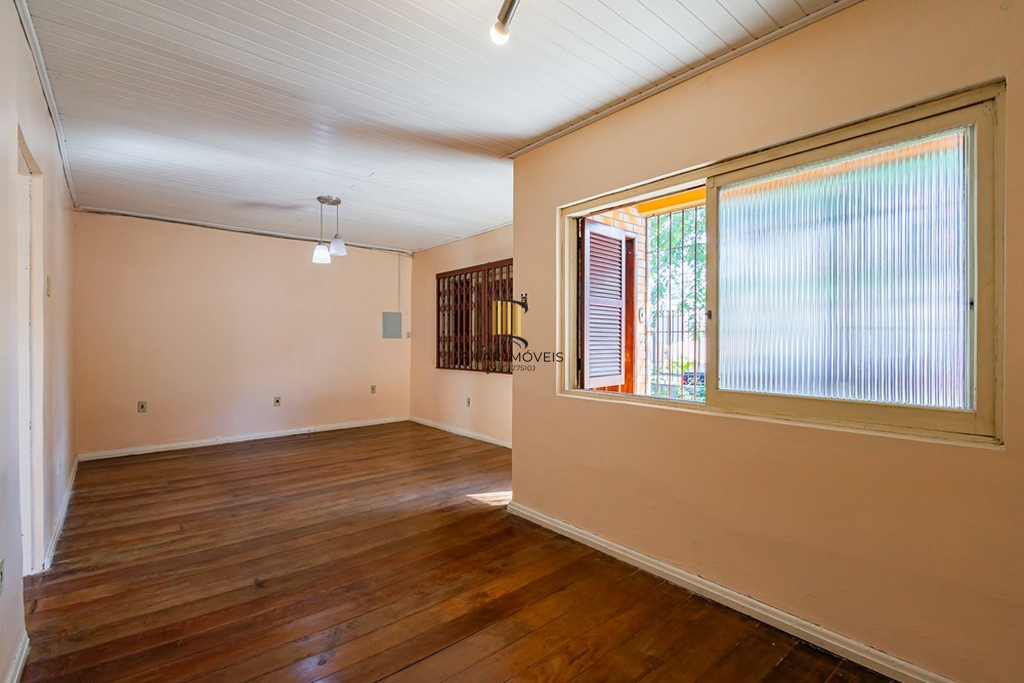 Casa 3 dormitórios no bairro Medianeira