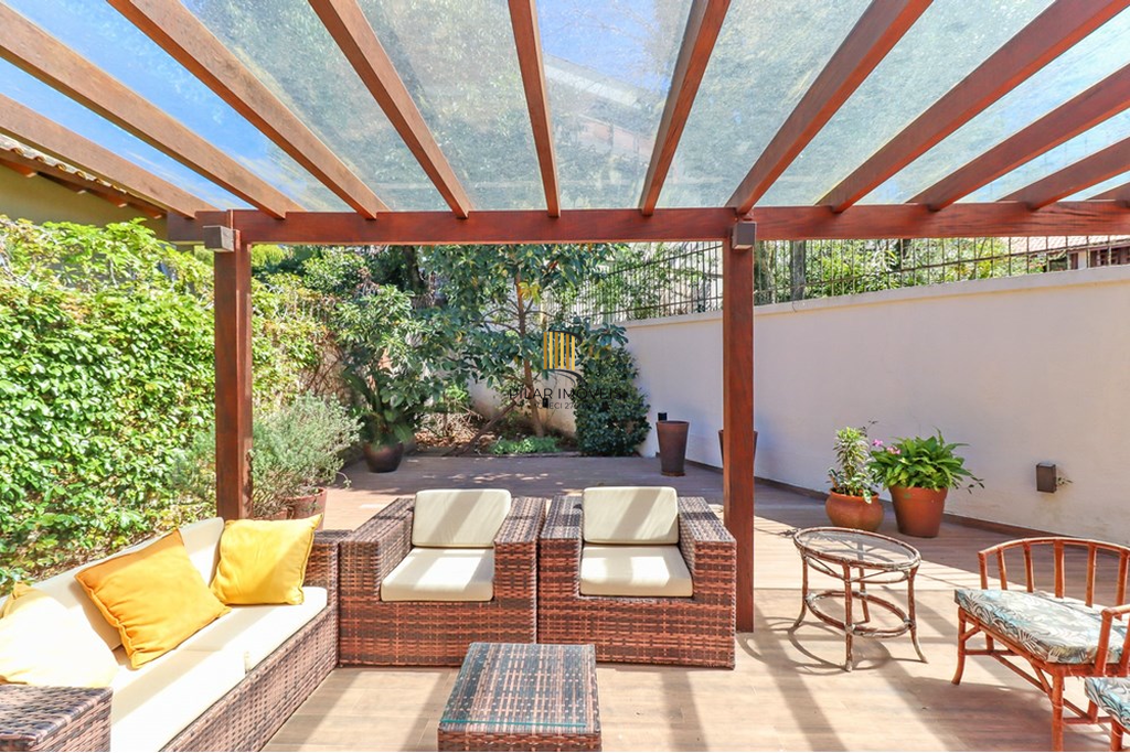 Casa 4 dormitórios no bairro Três Figueiras