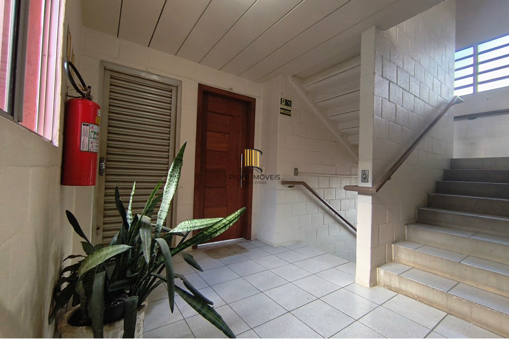 Apartamento 2 dormitórios no bairro Maria Regina
