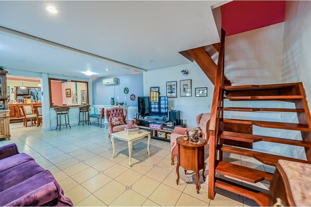 Casa de Condomínio 4 dormitórios no bairro Santa Tereza