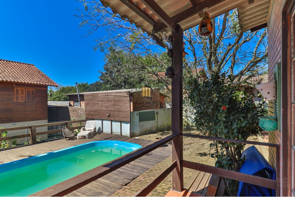 Casa 2 dormitórios no bairro Hípica