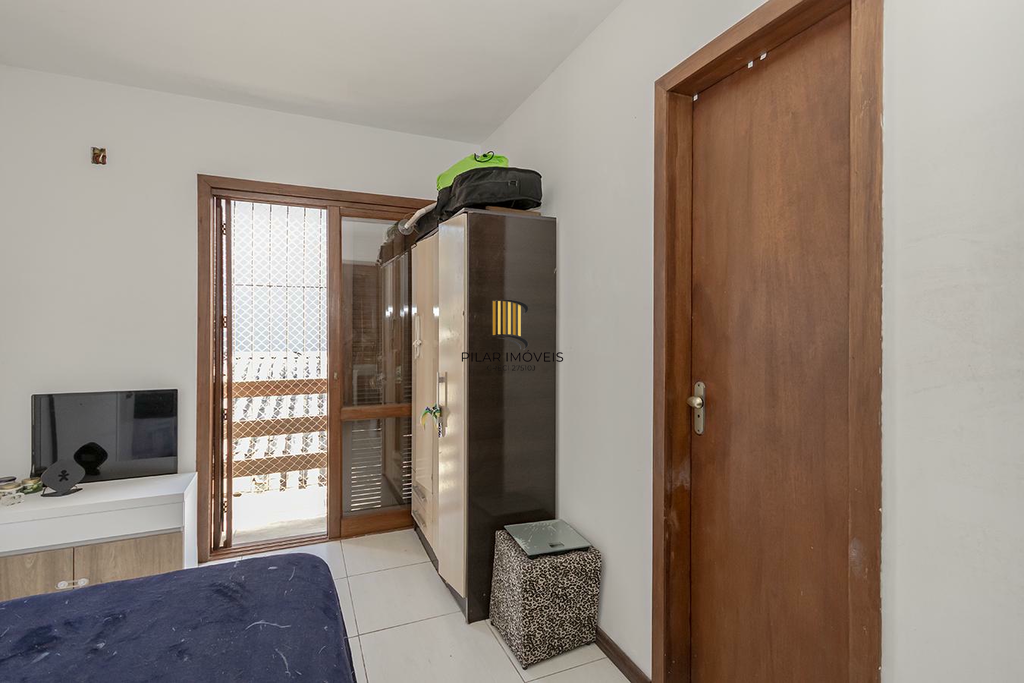 Casa 3 dormitórios no bairro Guarujá