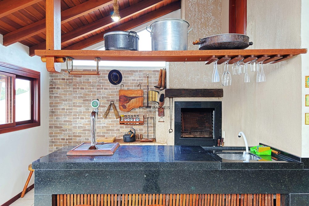 Casa de Condomínio 3 dormitórios no bairro Hípica