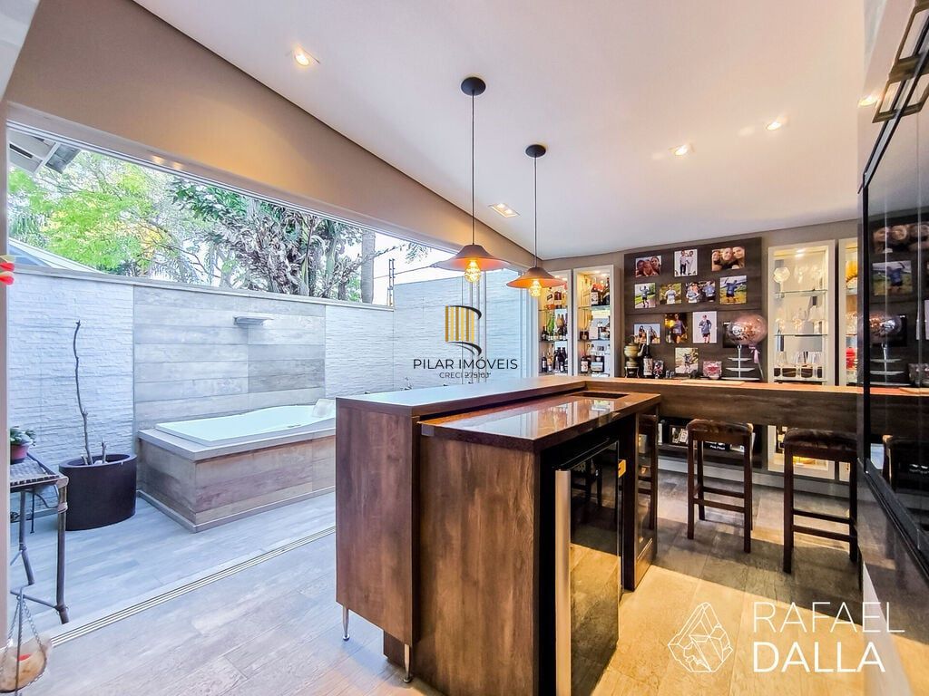 Casa de Condomínio 3 dormitórios no bairro Jardim Carvalho