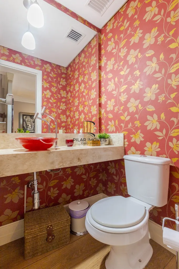 Casa de Condomínio 3 dormitórios no bairro Jardim Carvalho