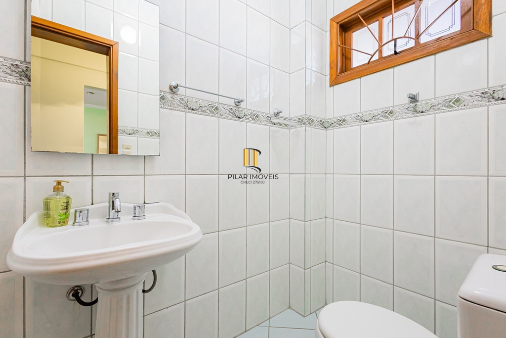 Casa 4 dormitórios no bairro Medianeira