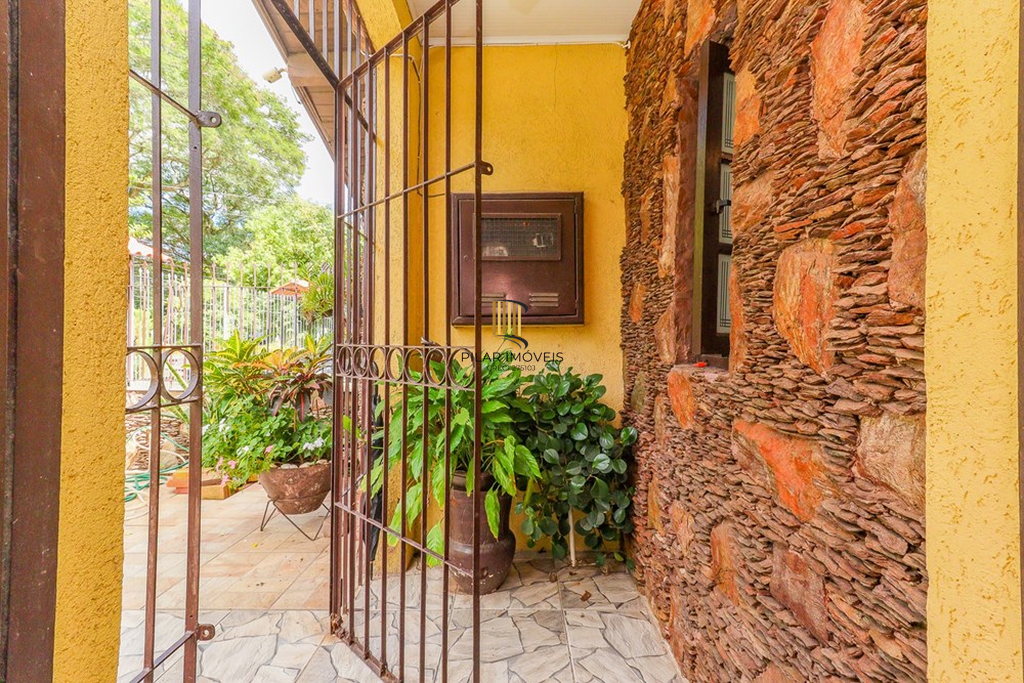 Casa 3 dormitórios no bairro Rubem Berta