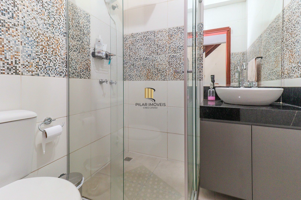 Casa 3 dormitórios no bairro Hípica