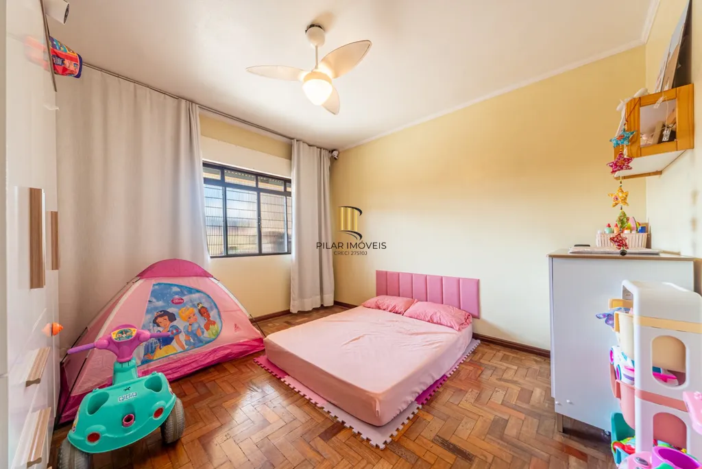 Casa 4 dormitórios no bairro Sarandi