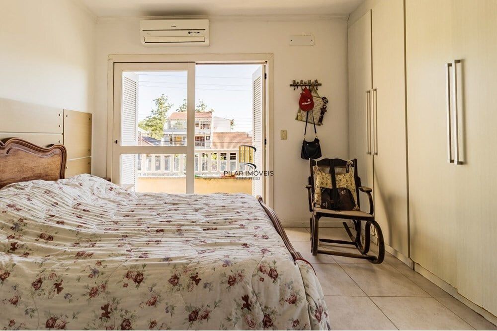 Casa 2 dormitórios no bairro Guarujá