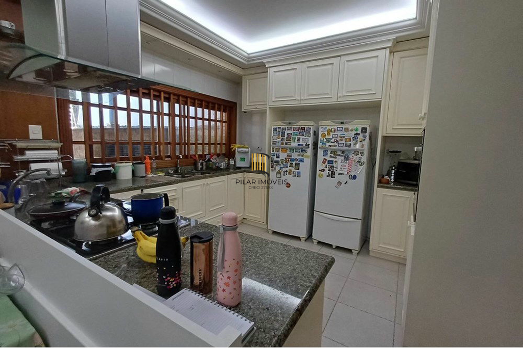 Casa 4 dormitórios no bairro Partenon