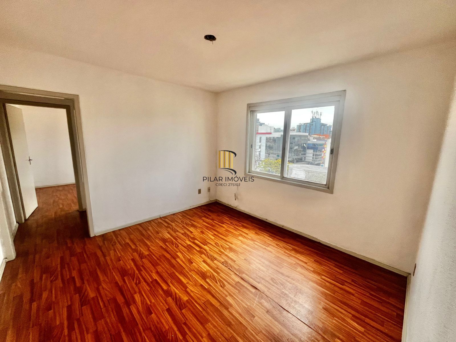 Apto de 01 dorm, 5º andar, elevador, vista, bairro Passo da Areia com 40,24 m²