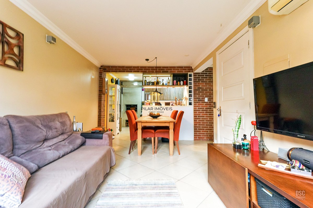 Casa de Condomínio 3 dormitórios no bairro Jardim Itu