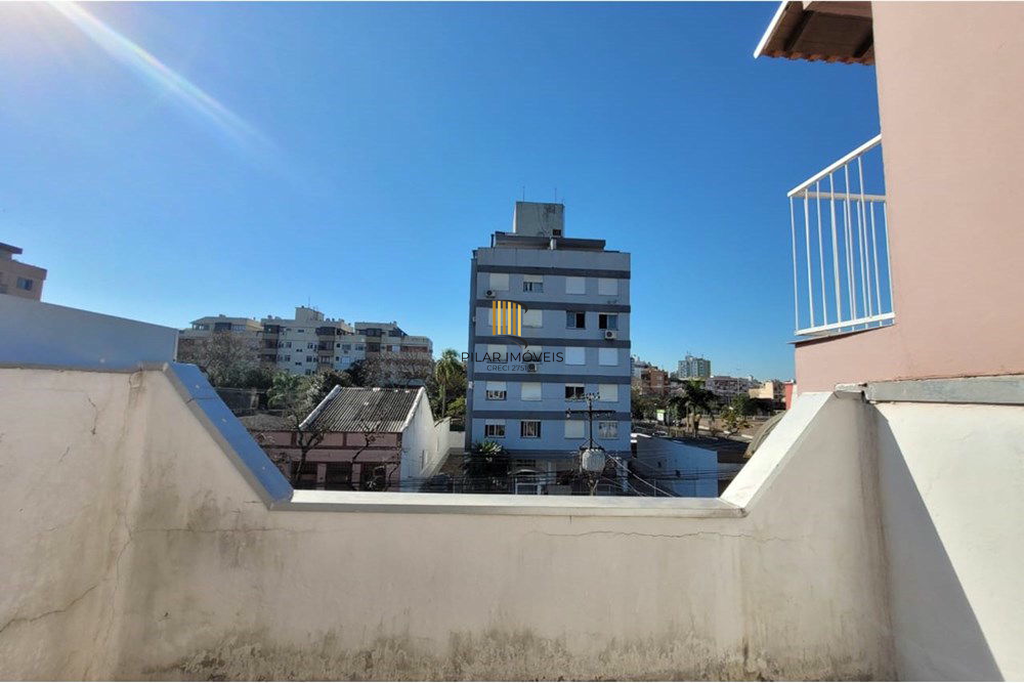 Casa 3 dormitórios no bairro Menino Deus