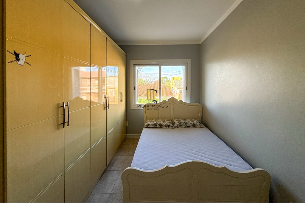 Casa 5 dormitórios no bairro Dihel