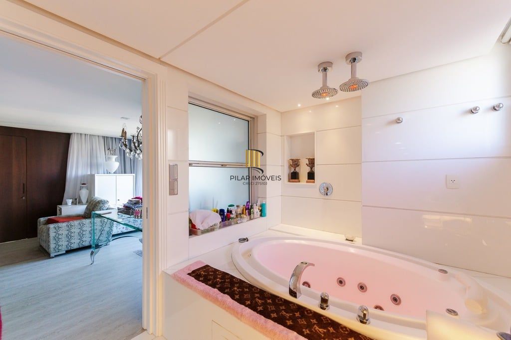 Apartamento 4 dormitórios no bairro Bela Vista
