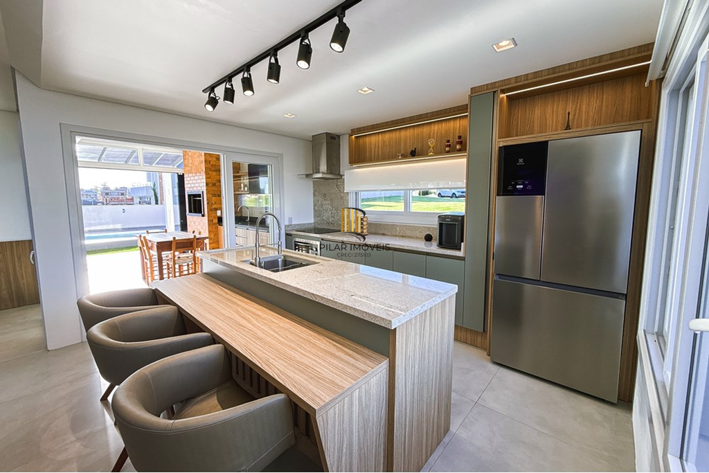 Casa de Condomínio 3 dormitórios no bairro Sanga Funda