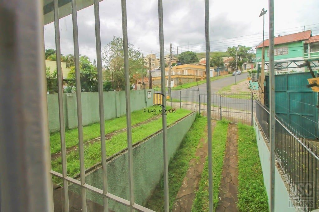Casa 3 dormitórios no bairro Glória