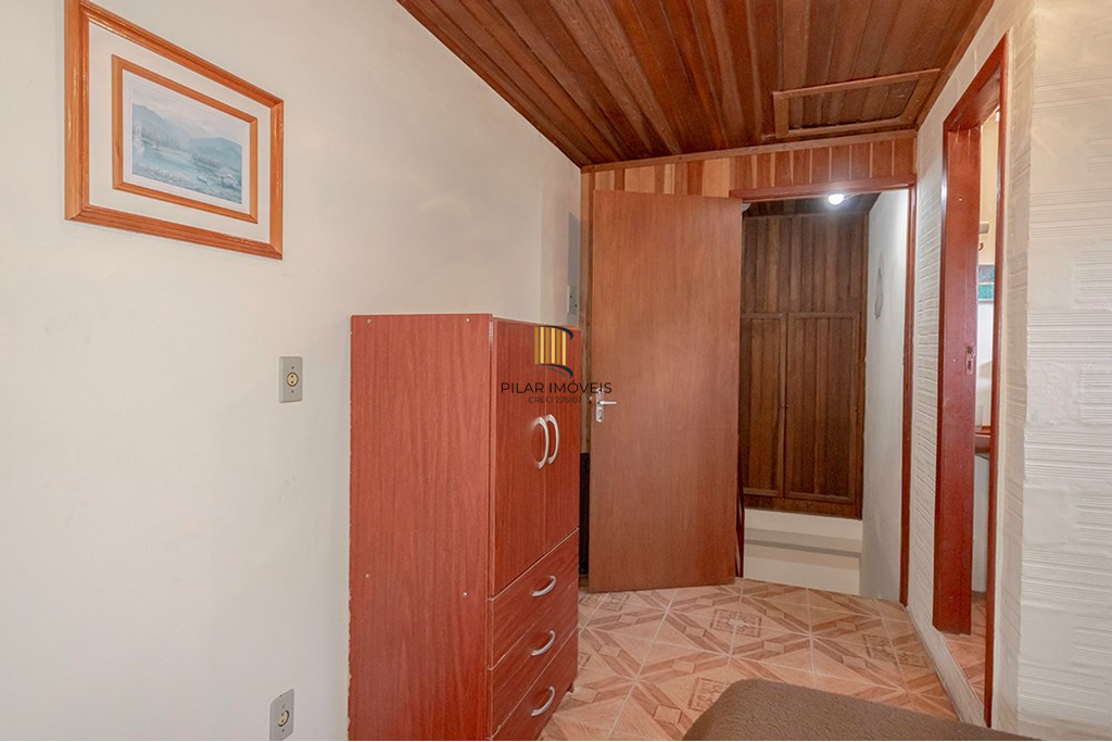 Casa 5 dormitórios no bairro Glória