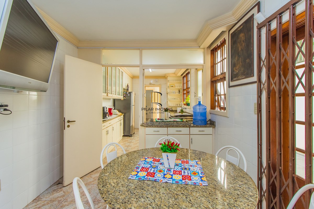 Casa 5 dormitórios no bairro Marechal Rondon