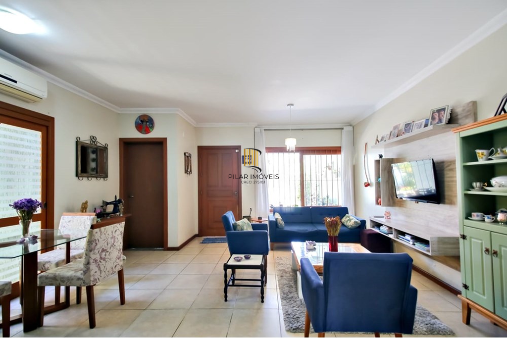 Casa 3 dormitórios no bairro Guarujá