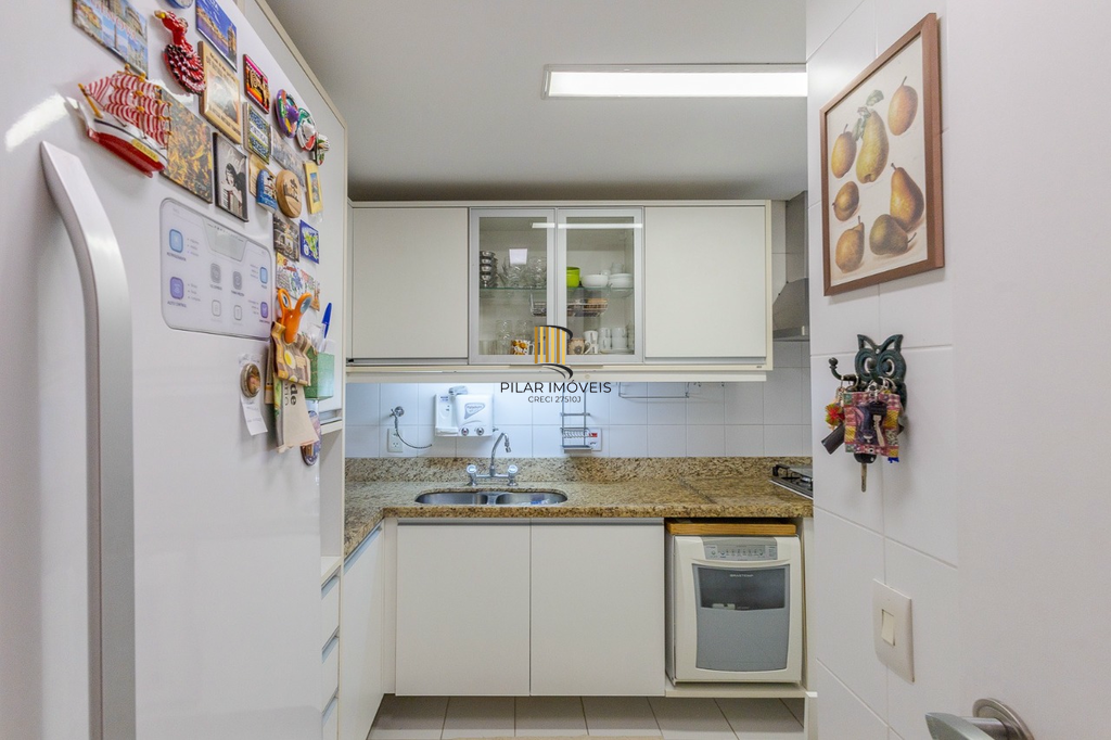 Casa de Condomínio 3 dormitórios no bairro Jardim Carvalho