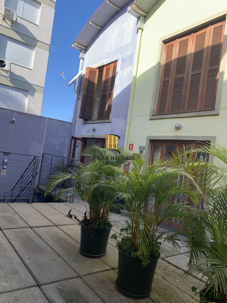 Casa 2 dormitórios no bairro Jardim do Salso