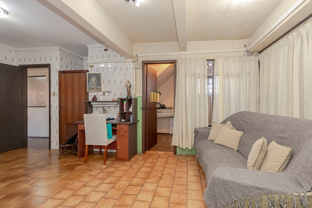Casa 6 dormitórios no bairro São Sebastião