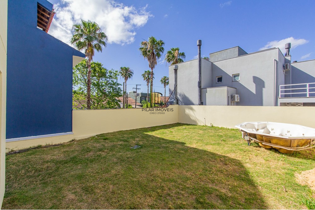 Casa de Condomínio 3 dormitórios no bairro Lomba do Pinheiro