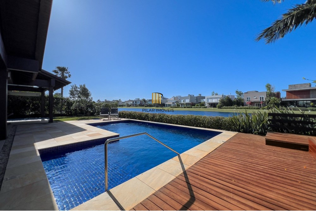 Casa de Condomínio 4 dormitórios no bairro Centro