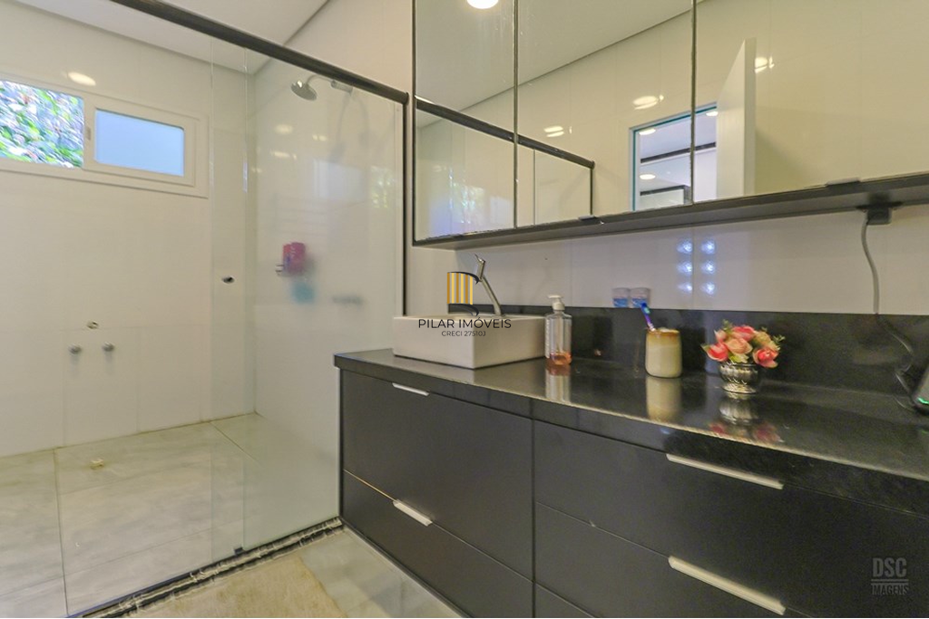 Casa 3 dormitórios no bairro Ipanema