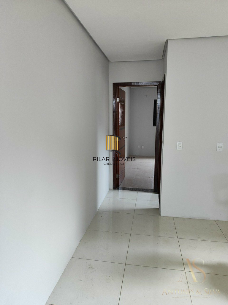 Casa 2 dormitórios no bairro Vila Monte Carlo